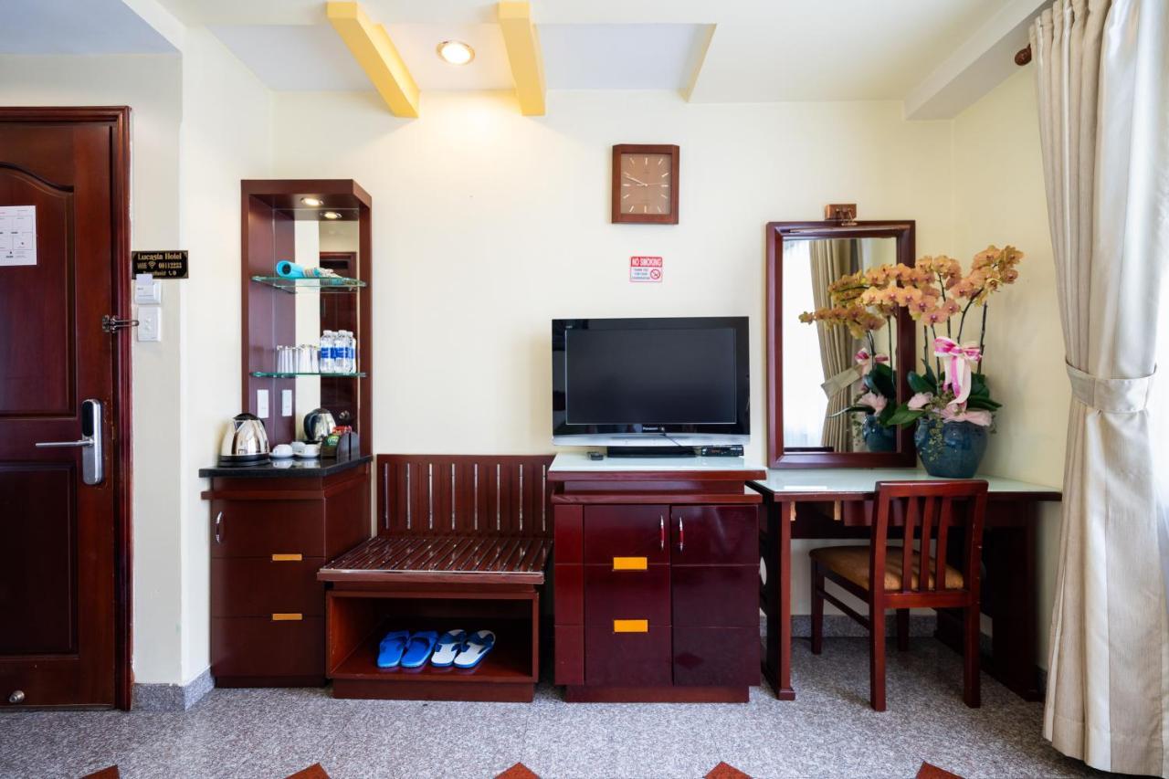 Lucasta Saigon Hotel Хошимин Экстерьер фото