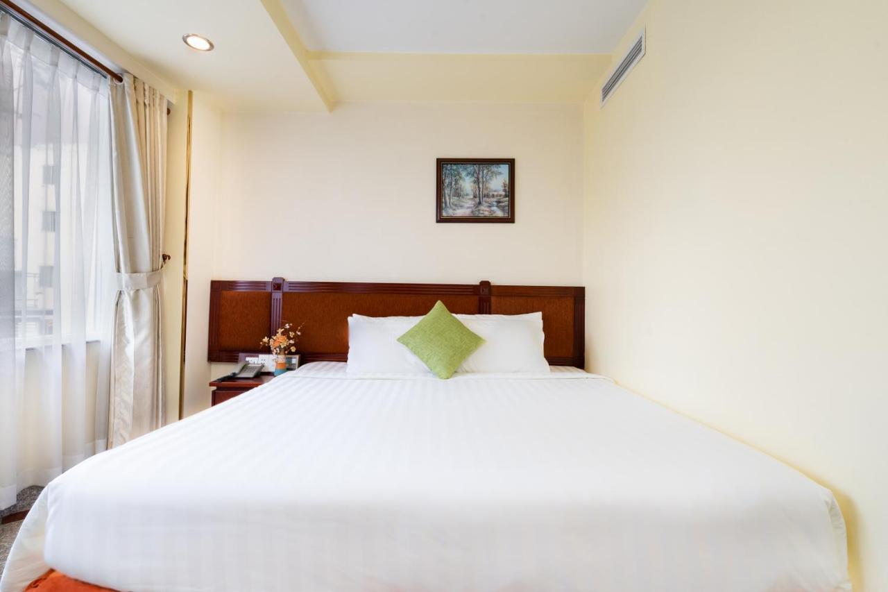Lucasta Saigon Hotel Хошимин Экстерьер фото