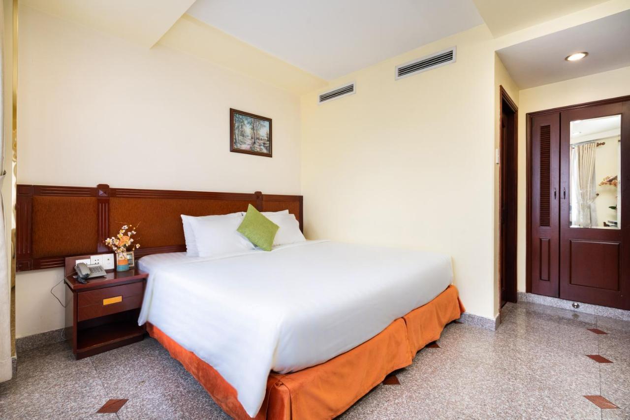 Lucasta Saigon Hotel Хошимин Экстерьер фото