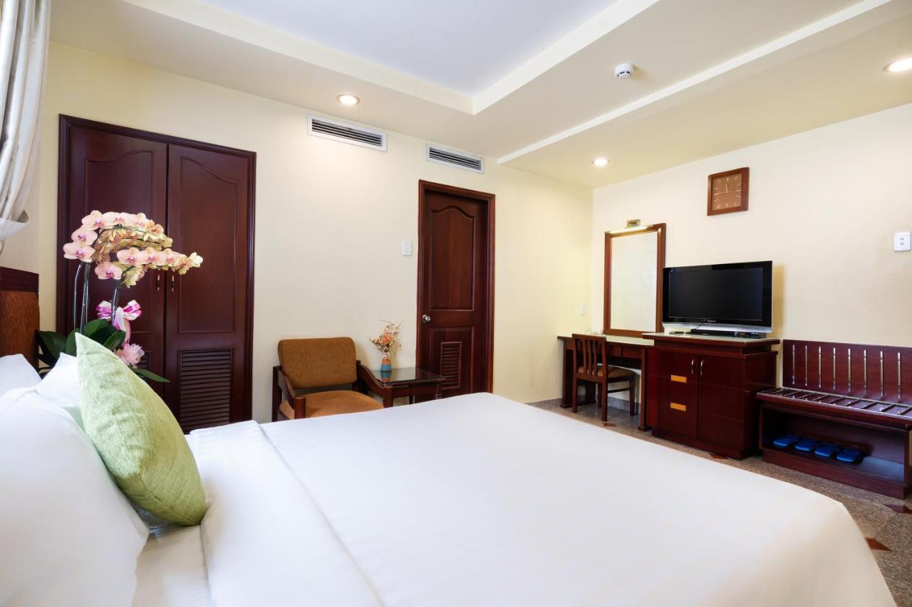 Lucasta Saigon Hotel Хошимин Экстерьер фото