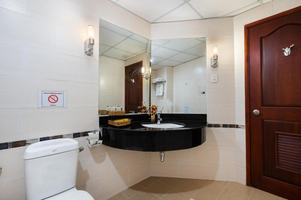 Lucasta Saigon Hotel Хошимин Экстерьер фото