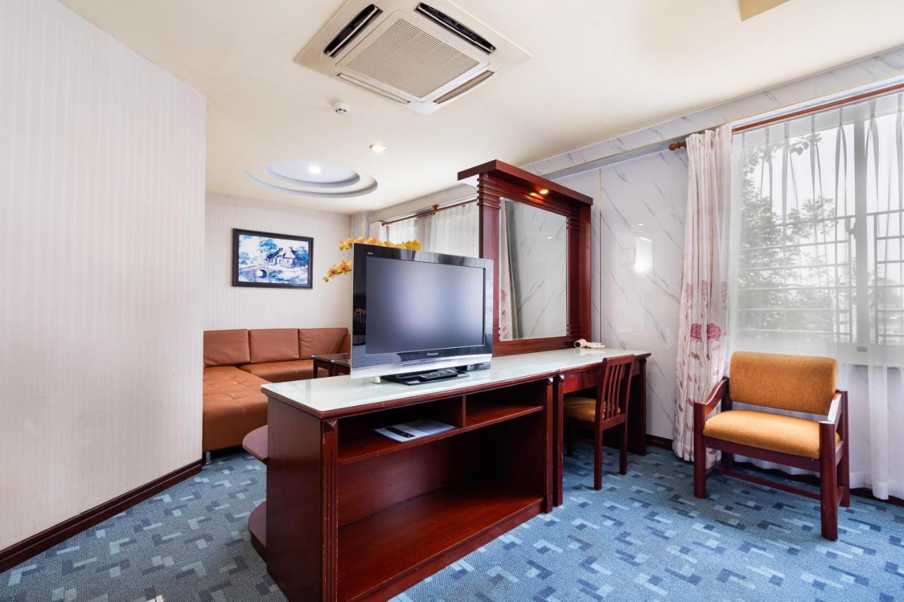 Lucasta Saigon Hotel Хошимин Экстерьер фото