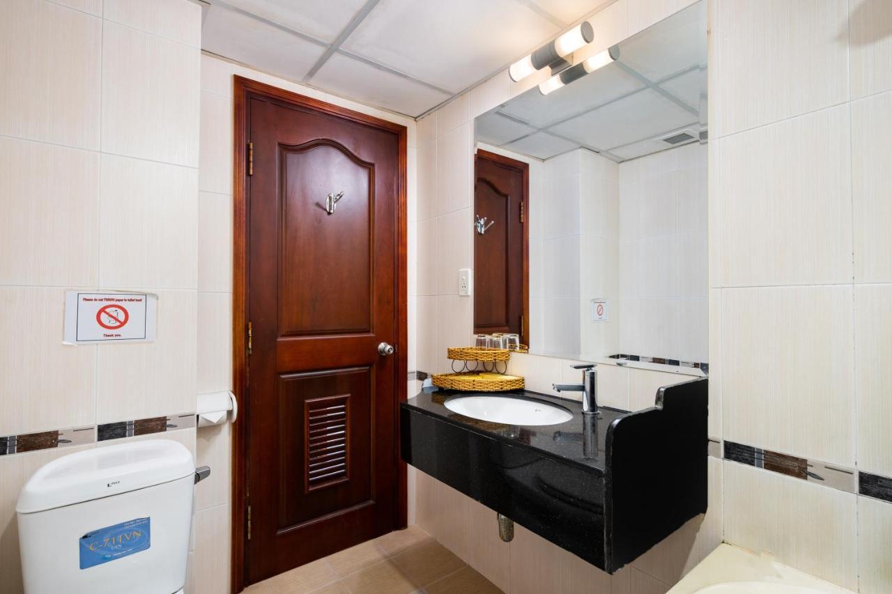 Lucasta Saigon Hotel Хошимин Экстерьер фото