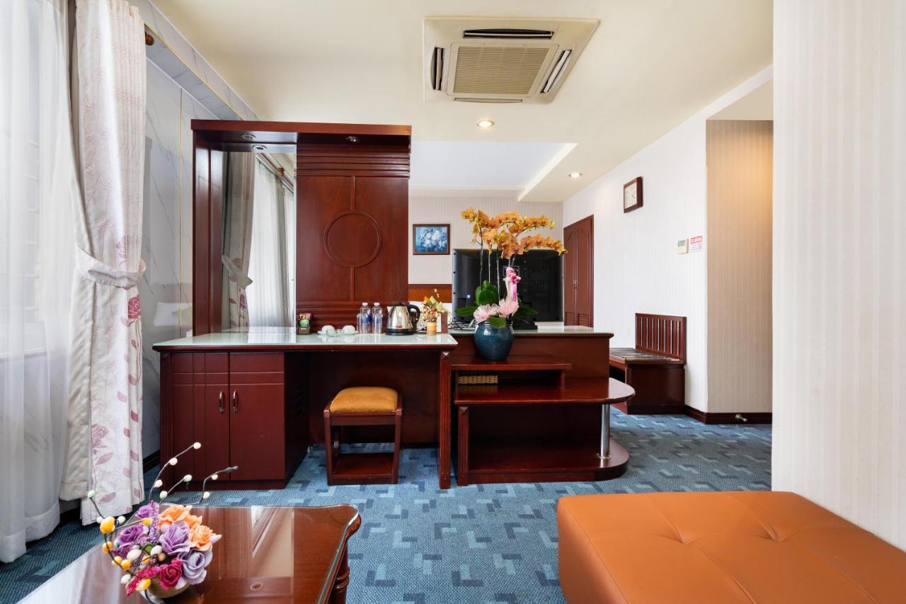 Lucasta Saigon Hotel Хошимин Экстерьер фото