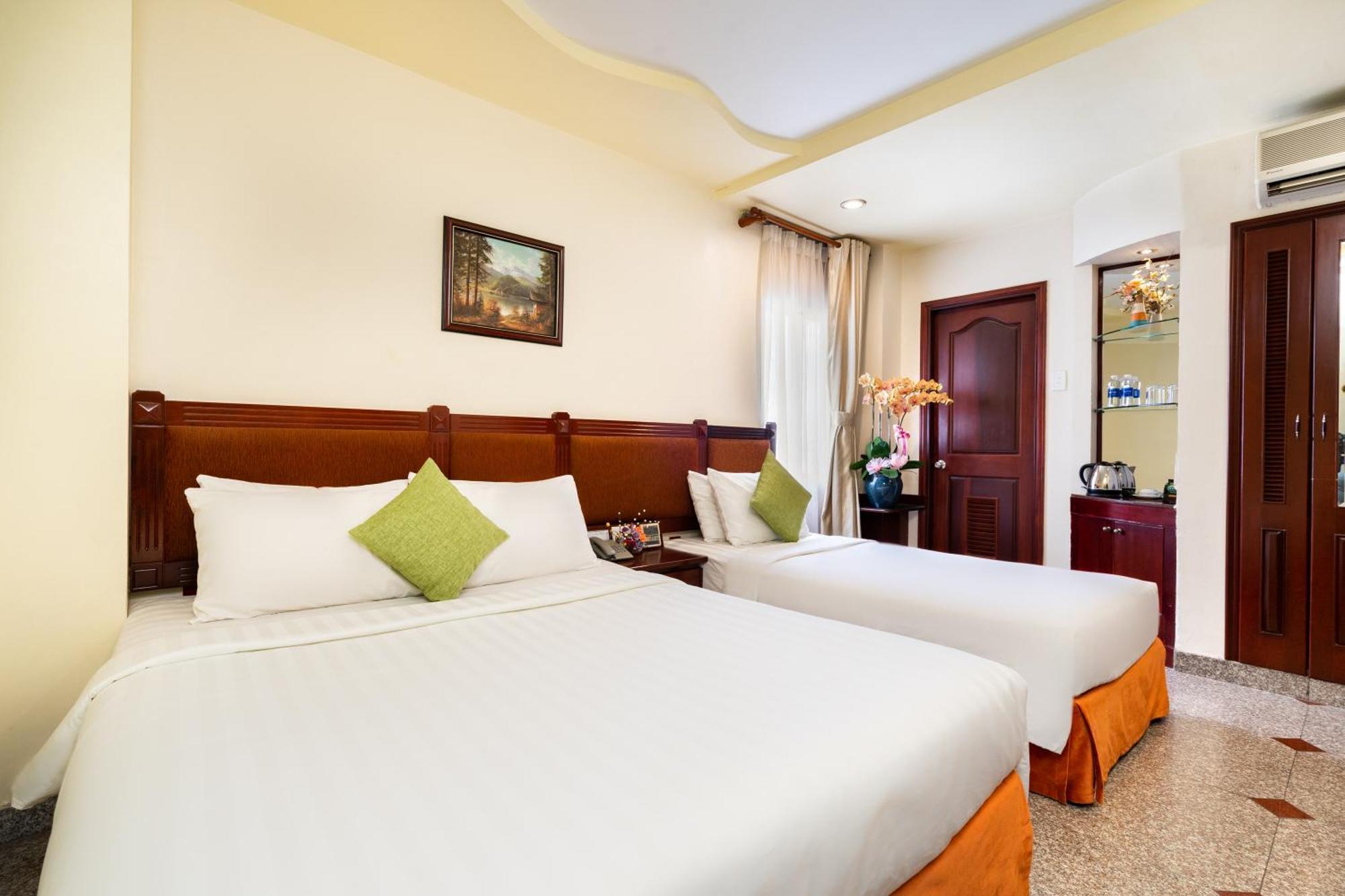 Lucasta Saigon Hotel Хошимин Экстерьер фото